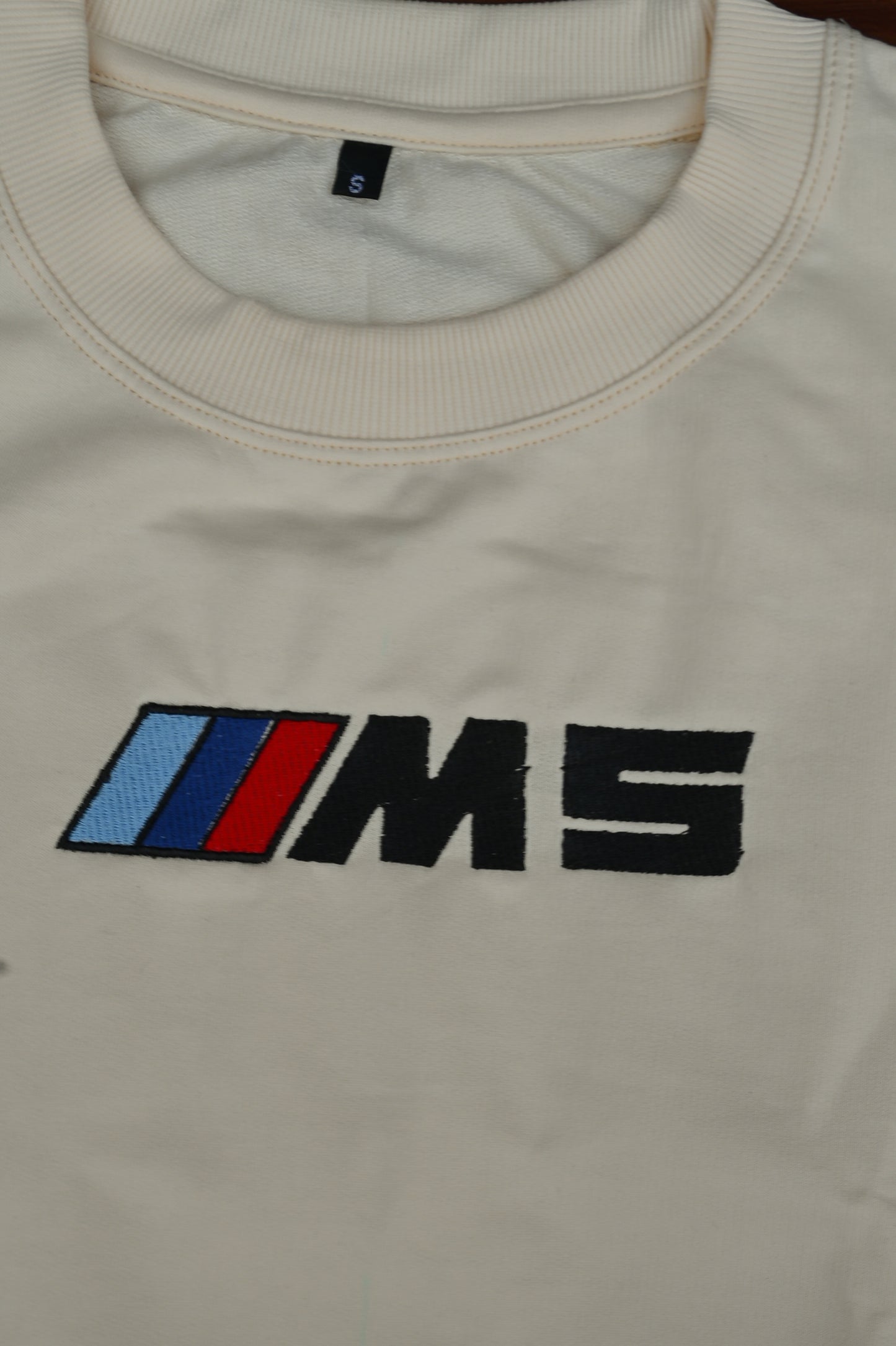 Minimalist Streetwear T-Shirt – BMW-Inspired Design